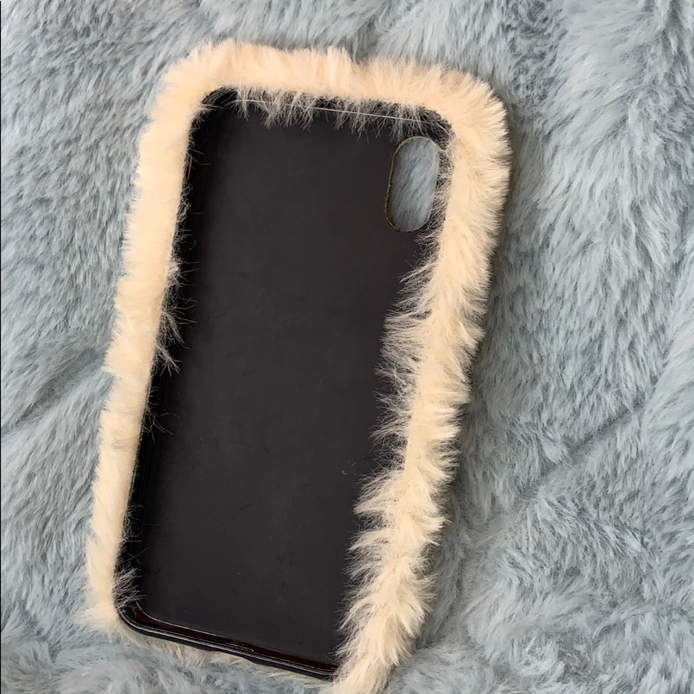 2 iPhone XS cases - Picture 7 of 8